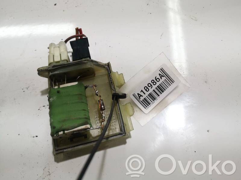 Volkswagen PASSAT B4 Rezystor / Opornik dmuchawy nawiewu 