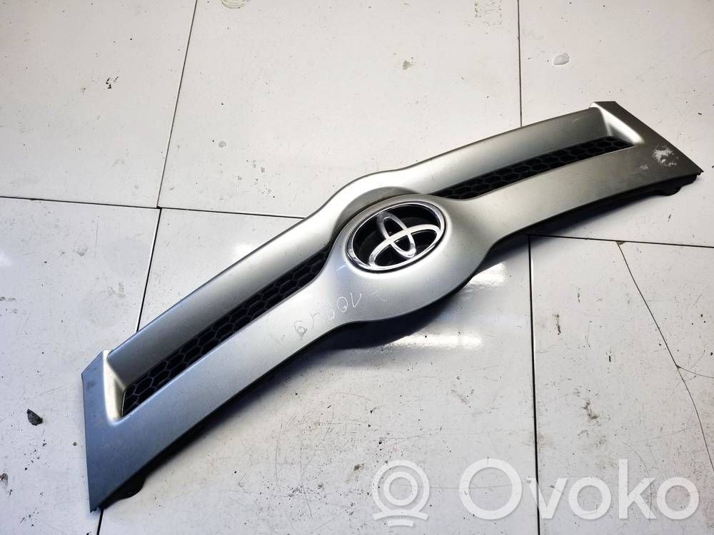 Toyota Corolla Verso AR10 Griglia anteriore