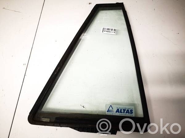 Suzuki Grand Vitara II Ventanilla de ventilación de la puerta trasera 