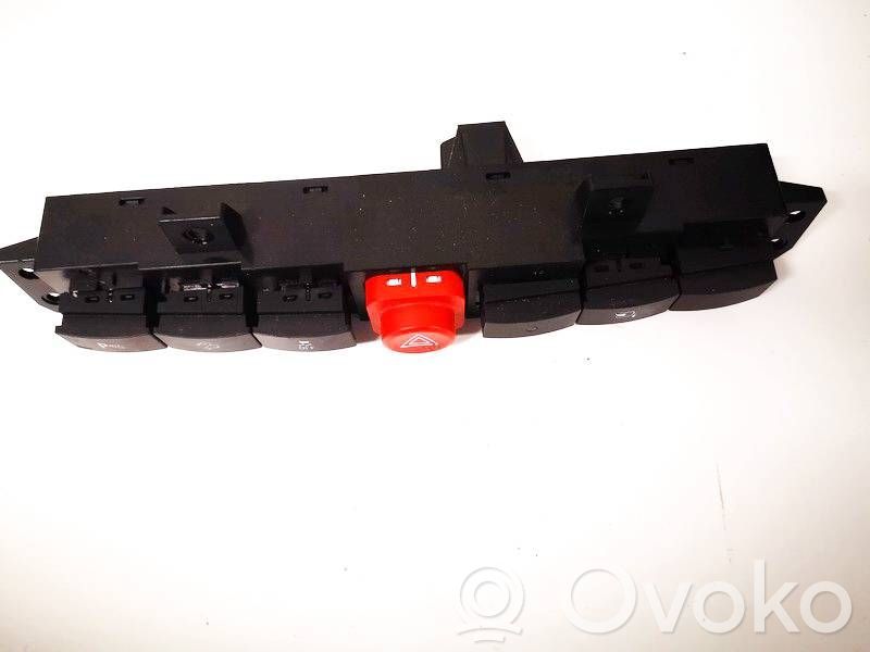 Opel Antara Botón interruptor de luz de peligro 
