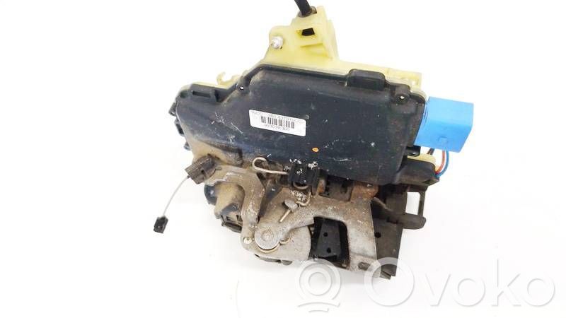 Volkswagen Transporter - Caravelle T5 Zamek drzwi przednich