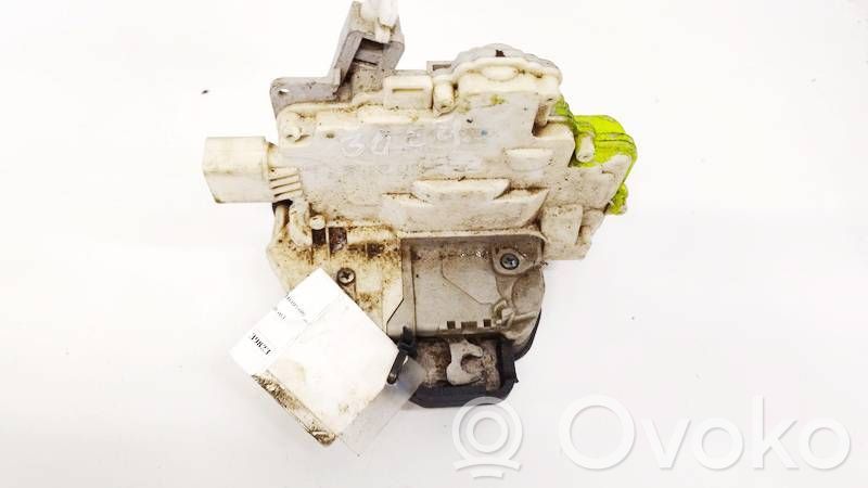 Audi A4 S4 B7 8E 8H Serratura portiera posteriore