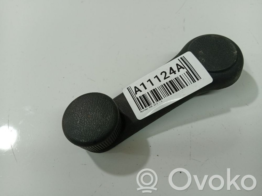 Hyundai i30 Asa de la ventanilla de la puerta delantera 