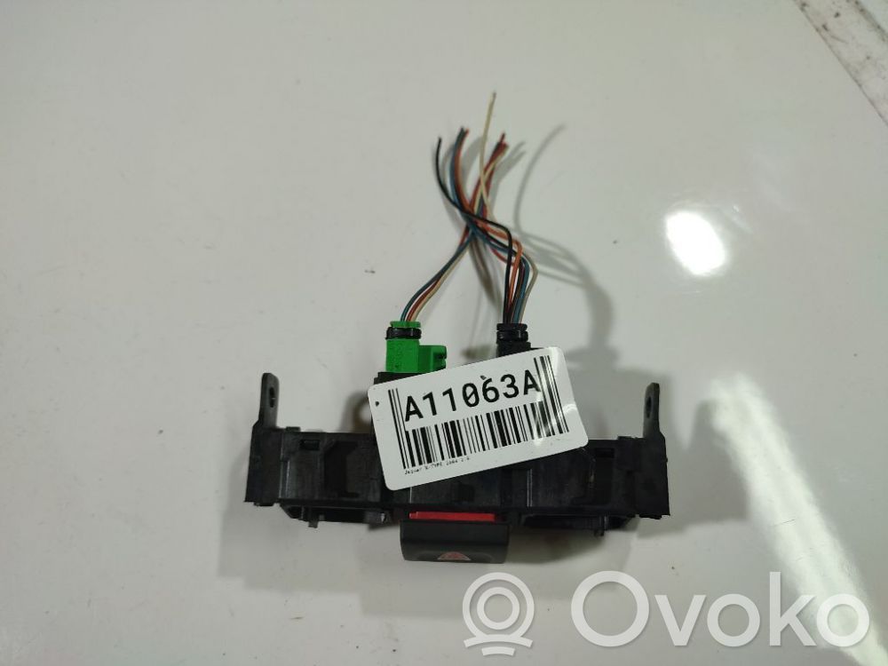 Jaguar X-Type Hazard light switch 