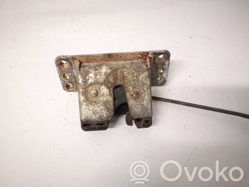 Opel Omega B1 Tailgate/trunk/boot lock/catch/latch 