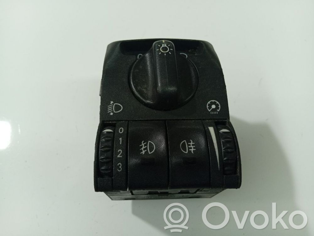 Light switch   90565861,53122817,90565861