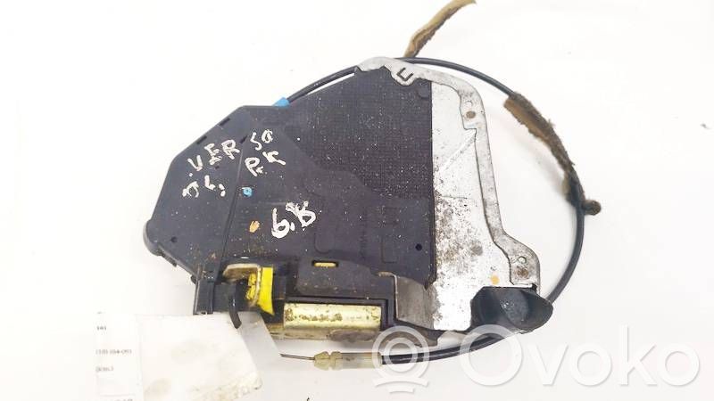 Toyota Corolla Verso AR10 Takaoven lukko