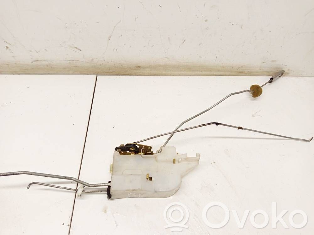 Cerradura de puerta delantera