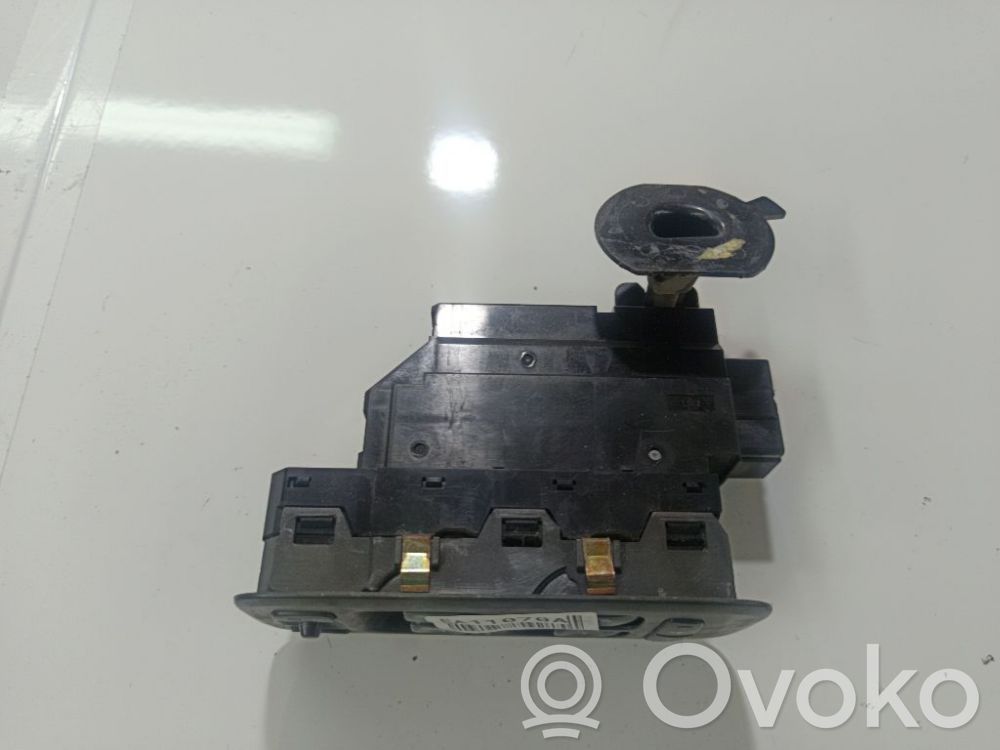 Electric window control switch   8632949,01W47E,8632949,MD472600109