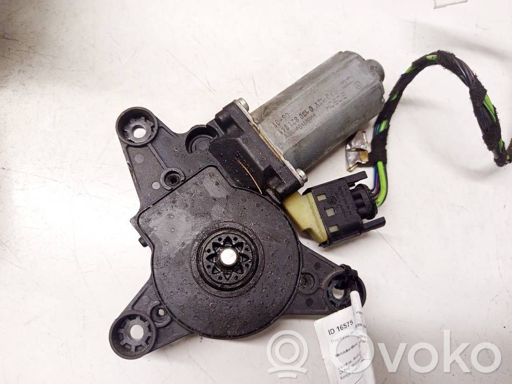 Mercedes-Benz Vito Viano W639 Motorino alzacristalli della portiera anteriore