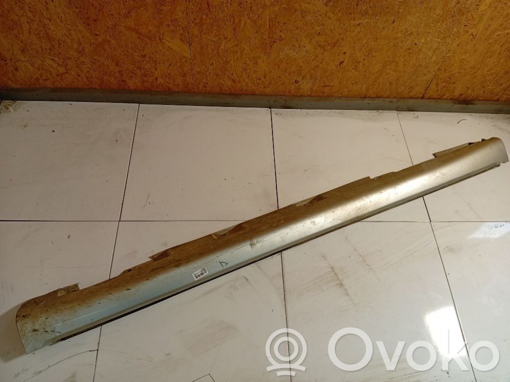 Toyota Corolla Verso AR10 Sottoporta 