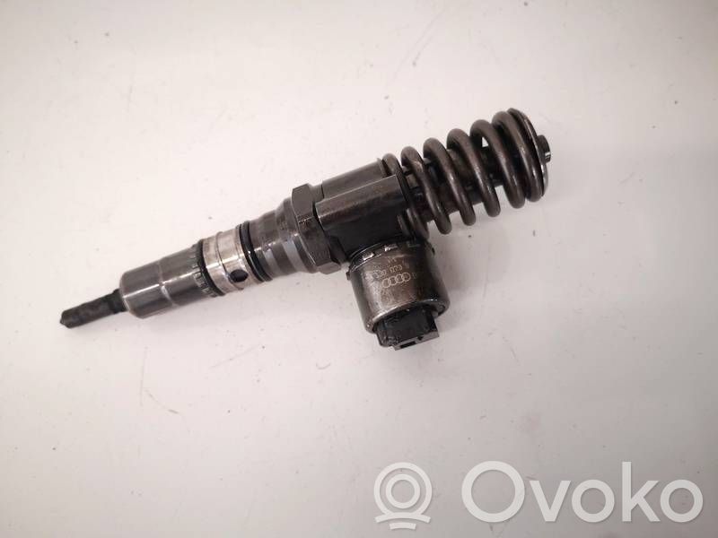 Inyector de combustible   03G130073B,03G130073B