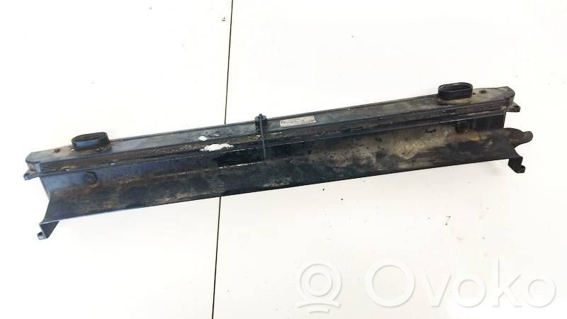 BMW 5 E60 E61 Soporte de montaje del radiador 