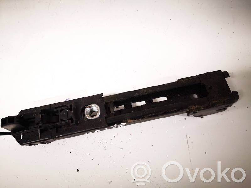 Skoda Octavia Mk2 (1Z) Guida di regolazione della cintura di sicurezza