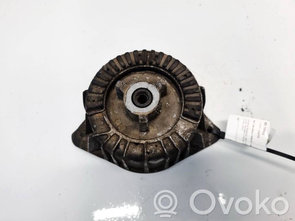 Mercedes-Benz C AMG W204 Supporto di montaggio del motore