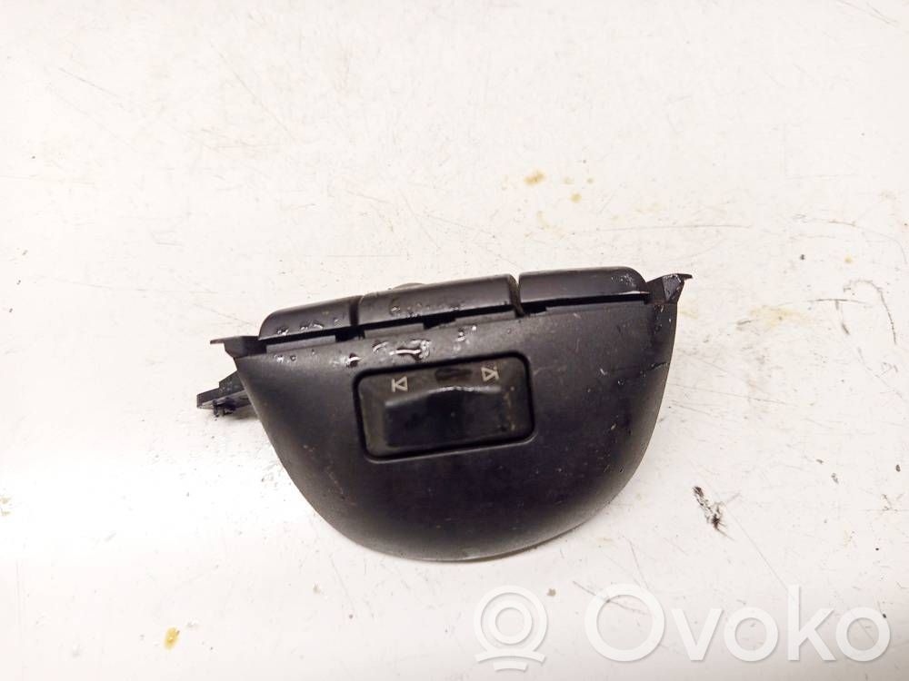 Jaguar X-Type Steering wheel buttons/switches 