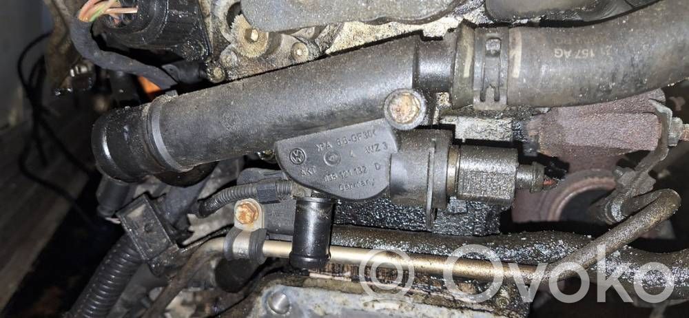 Volkswagen PASSAT B6 Tubo flessibile del liquido di raffreddamento del motore