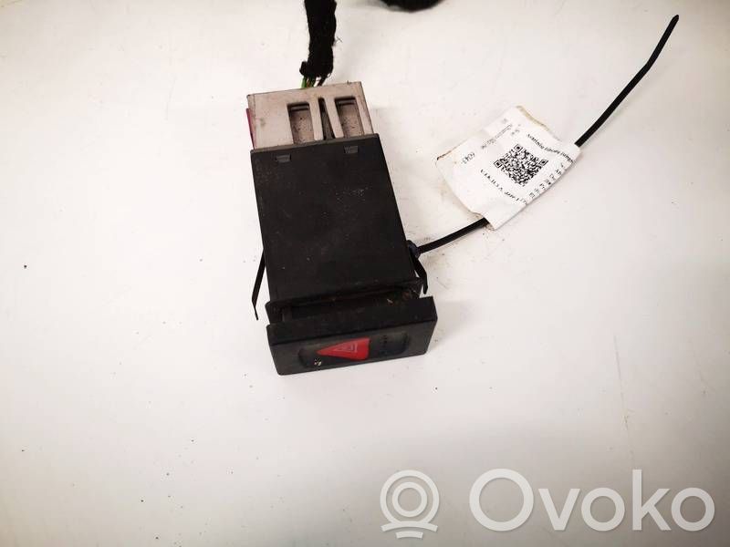 Botón interruptor de luz de peligro   7M3953235,YN2113A350BAW,7M3953235,YN2113A350BAW
