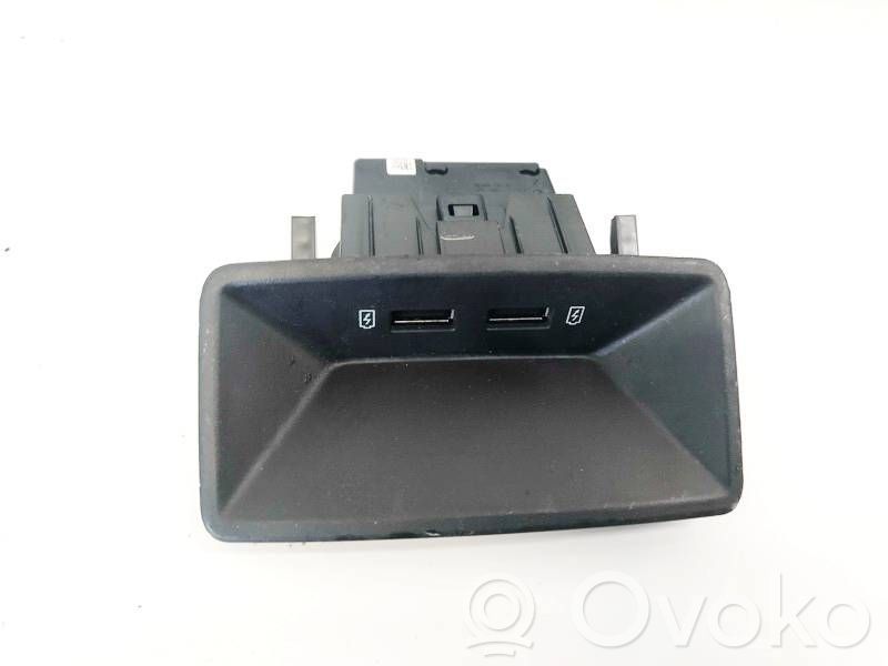 Connettore plug in USB   5Q0035726L,33362735,33362735,5Q0035726L