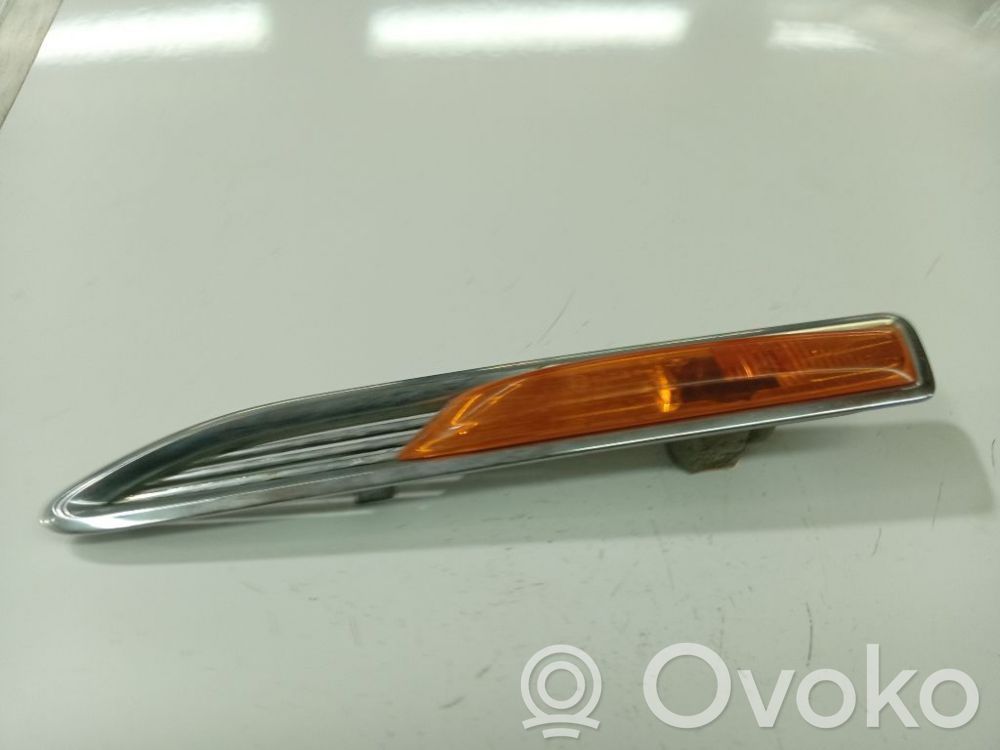 Ford Mondeo MK IV Semnalizator bară față 