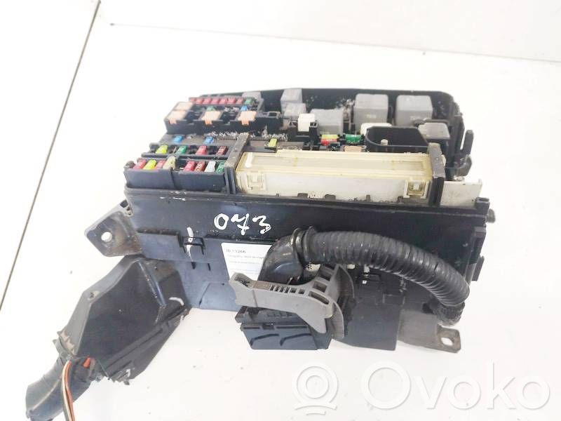 Toyota Avensis T270 Set scatola dei fusibili 