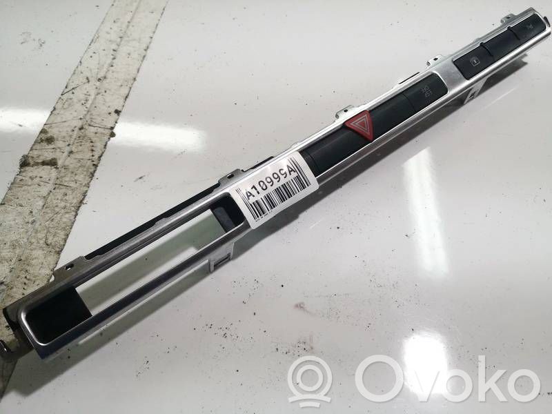 Audi A8 S8 D3 4E Botón interruptor de luz de peligro 