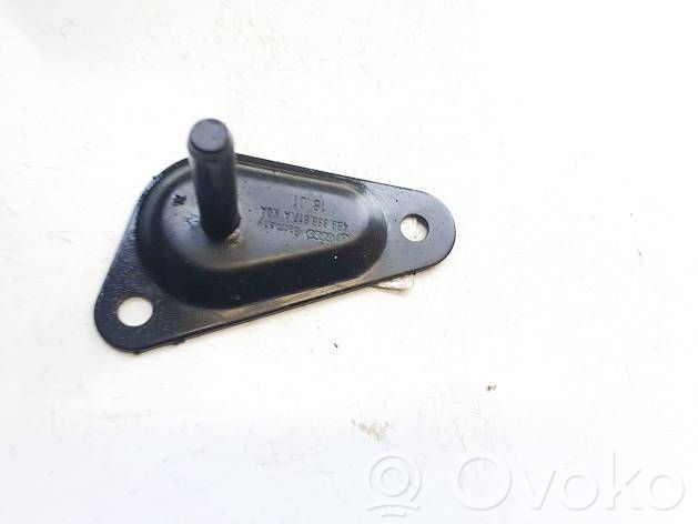 Muu ulkopuolen osa   4B9886817A,4B9886817A,4B9886817A