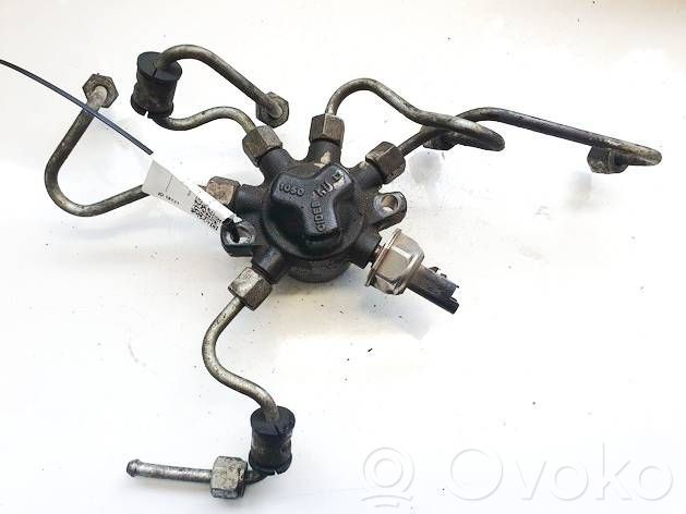 Ford Mondeo MK IV Listwa wtryskowa 