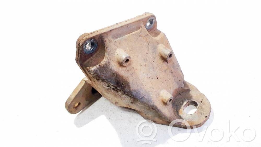 Audi A6 S6 C5 4B Engine mounting bracket 