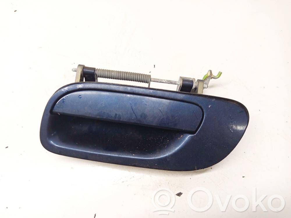 Manecilla externa puerta delantera