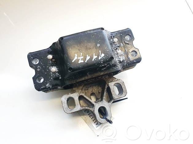 Volkswagen PASSAT B6 Supporto di montaggio del motore 