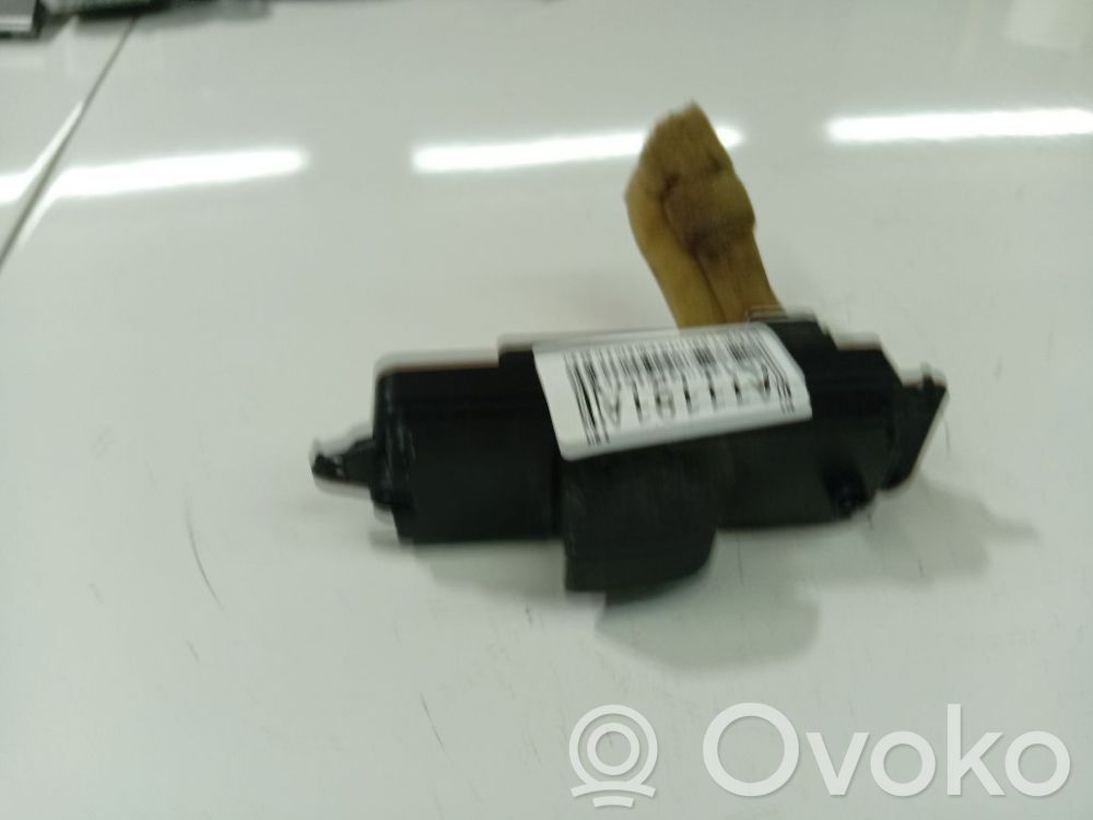 Electric window control switch   66370,66370,66370