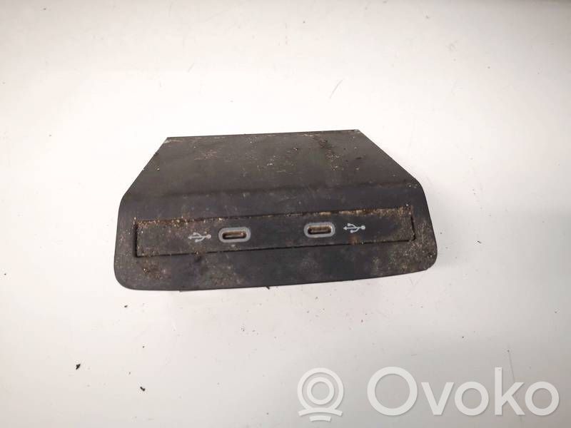 Enchufe conector USB   5NA035736,10A863099,10A863099,5NA035736
