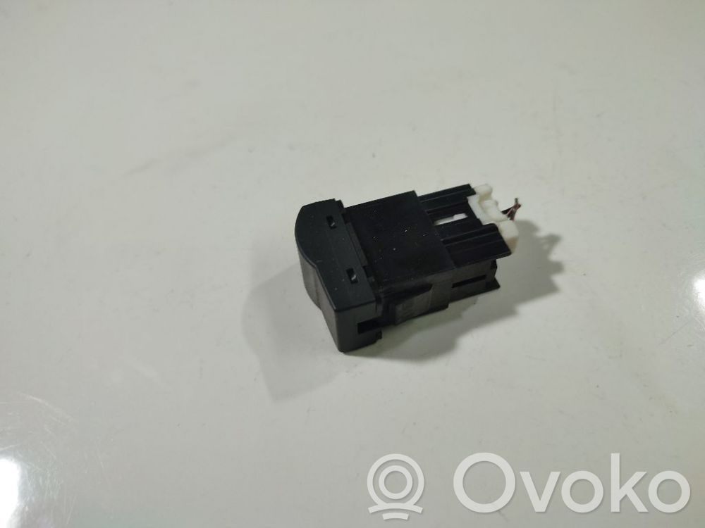 Mazda 3 I Alte comutatoare/butoane 