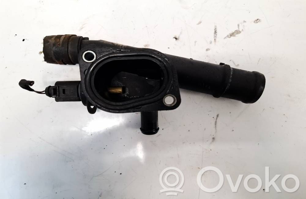 Volkswagen Golf V Tubo flessibile del liquido di raffreddamento del motore