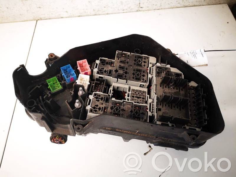 Volkswagen Touareg I Set scatola dei fusibili 