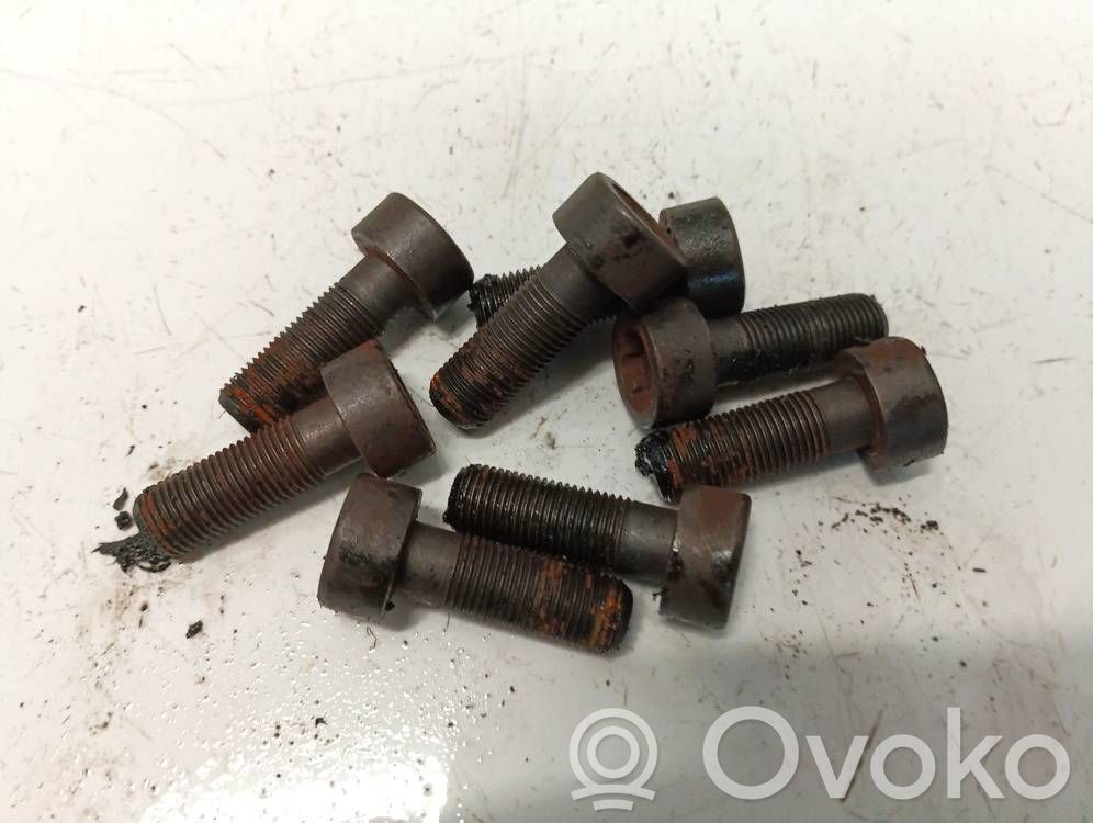 Nuts/bolts