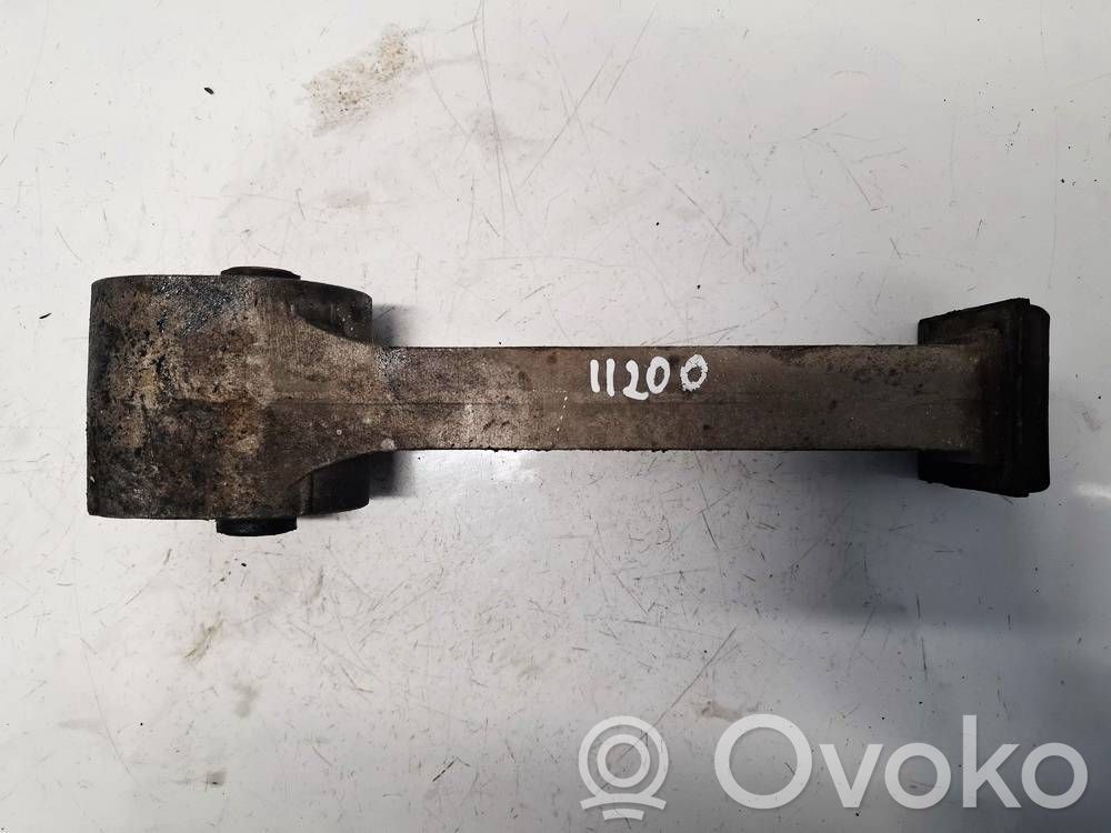 Engine mount bracket
