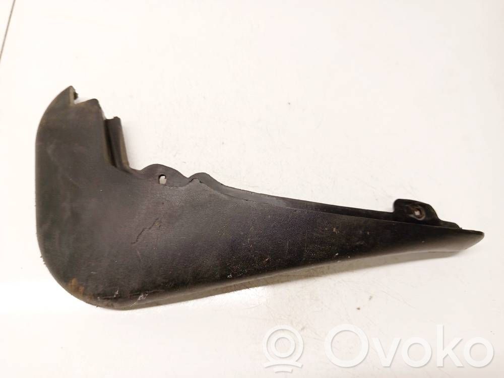 Ford Mondeo Mk III Chlapacze przednie 