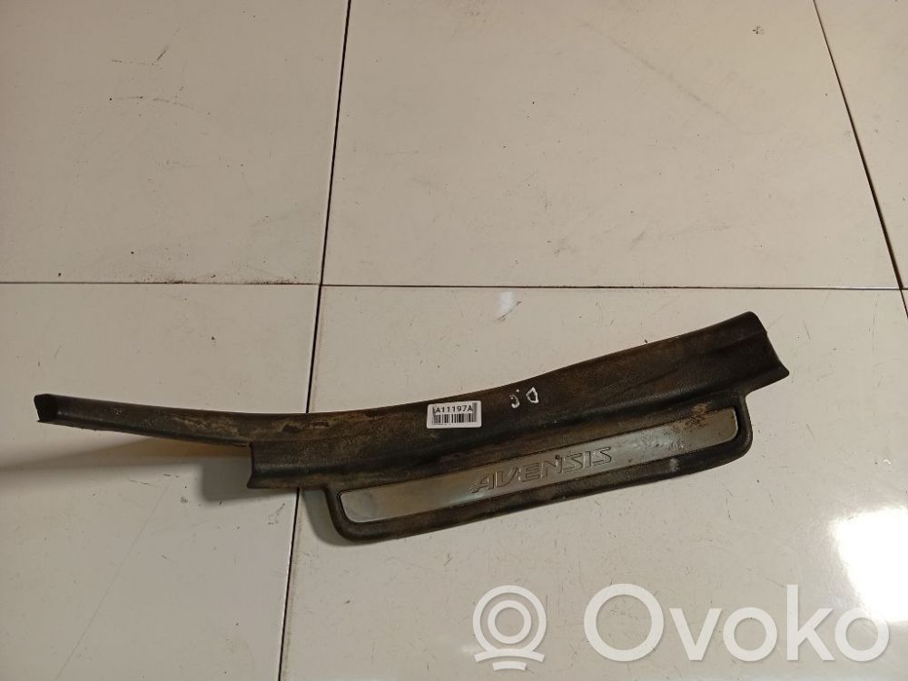 Toyota Avensis T250 Takaoven kynnyksen suojalista 