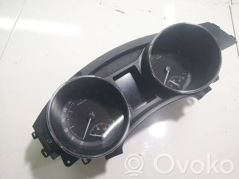 Skoda Superb B6 (3T) Geschwindigkeitsmesser Cockpit