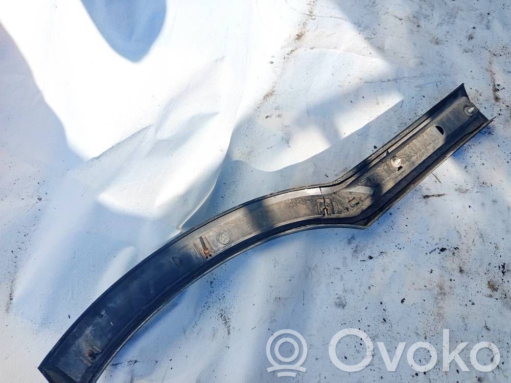Opel Zafira A Listwa błotnika tylnego 