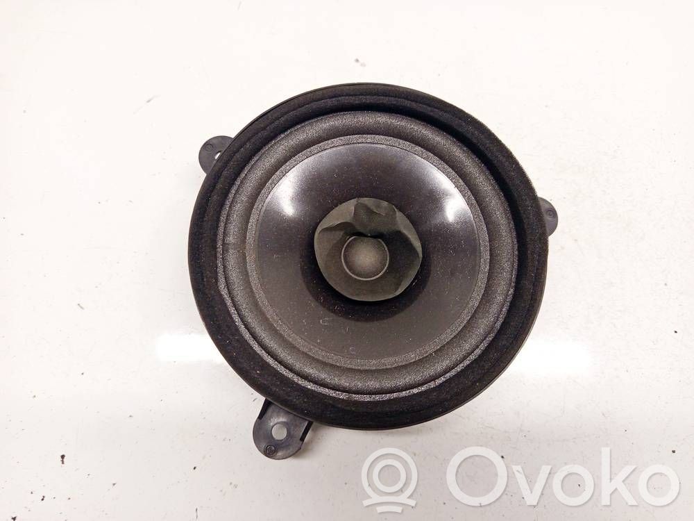 Subaru Legacy Etuoven kaiutin 