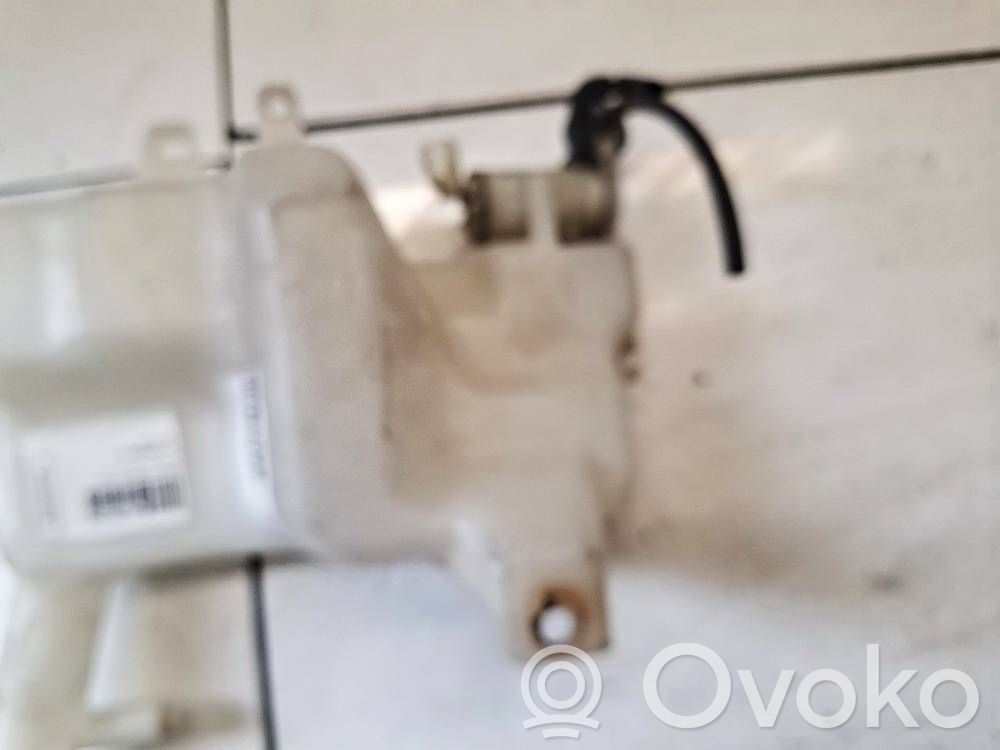 Mazda 2 Windscreen/windshield washer pump 