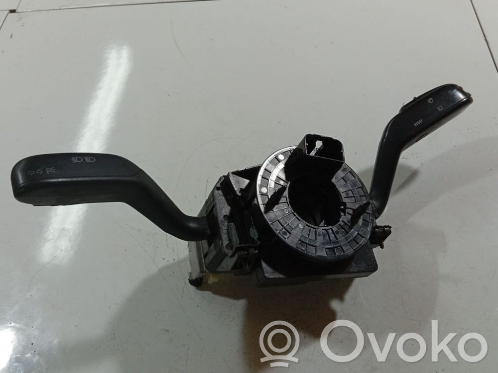 Skoda Fabia Mk2 (5J) Leva/interruttore dell’indicatore di direzione e tergicristallo 
