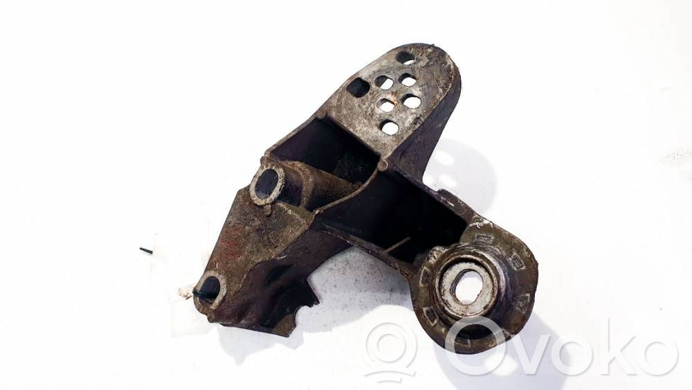 Engine mounting bracket   8E0199351F,8E0199351F