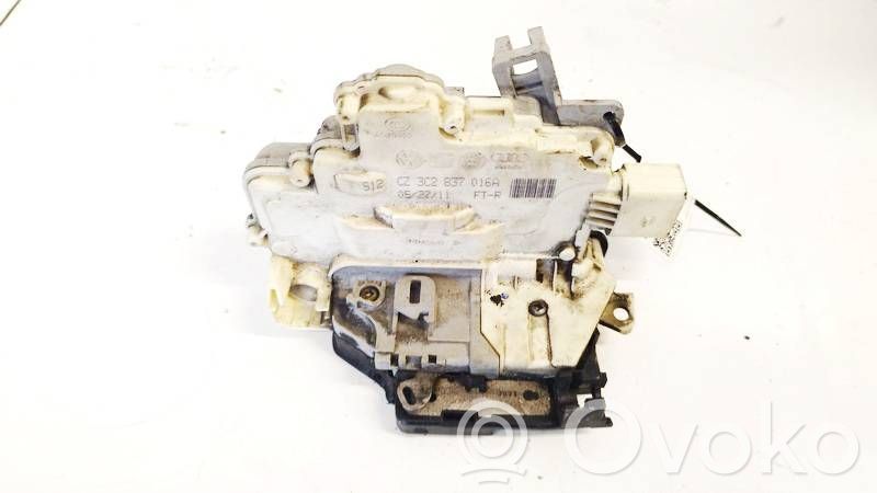 Volkswagen PASSAT B6 Serratura portiera anteriore 