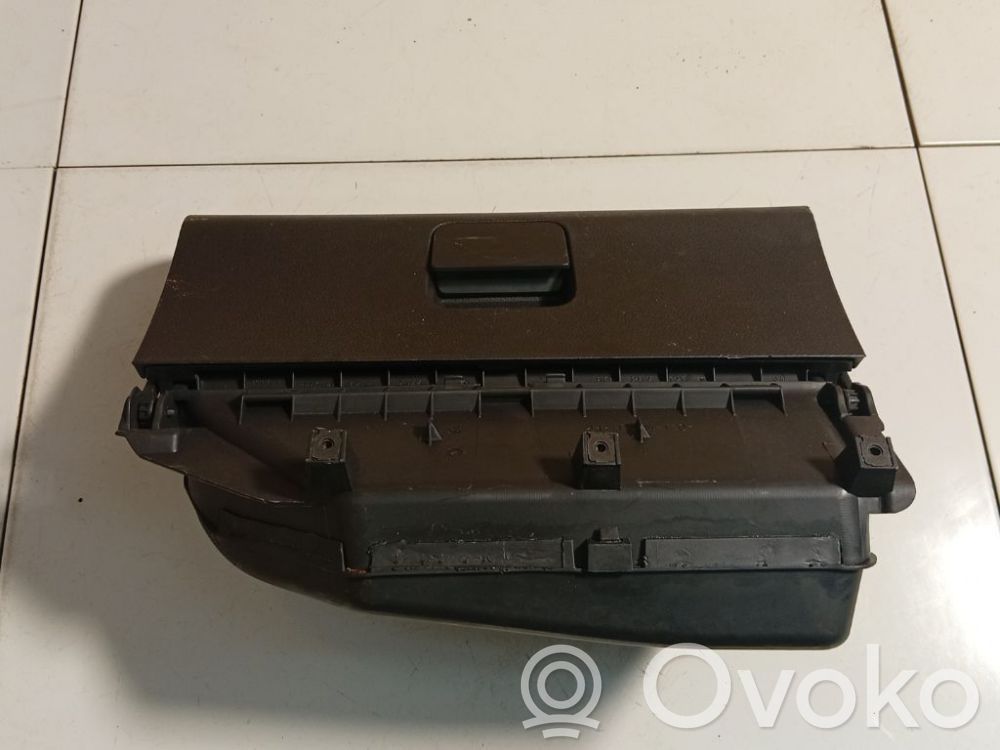 Volkswagen Polo IV 9N3 Vano portaoggetti 