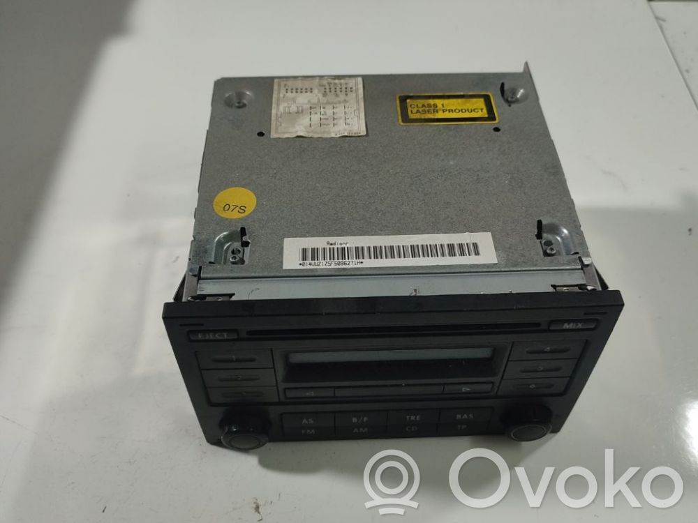 Volkswagen Polo IV 9N3 Panel / Radioodtwarzacz CD/DVD/GPS 