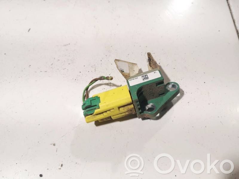 Volkswagen PASSAT B6 Senzor impact/declanșare airbag